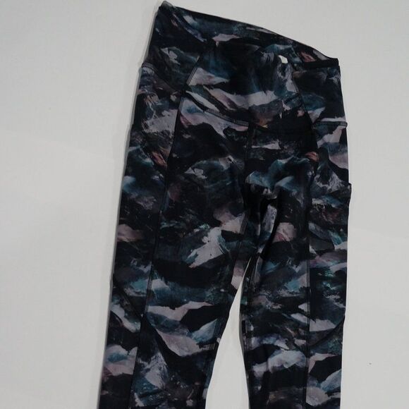 lululemon athletica Pants - Lululemon Legging Size 4 With‎ Pockets.